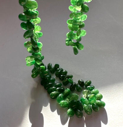 Green Tsavorite Garnet Pear Beads, 24 cm – view 7 of 7