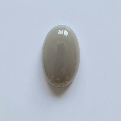 Grey Moonstone Oval Cabochon, 46.42 ct, 31.5x19.5 mm – view 1 of 3
