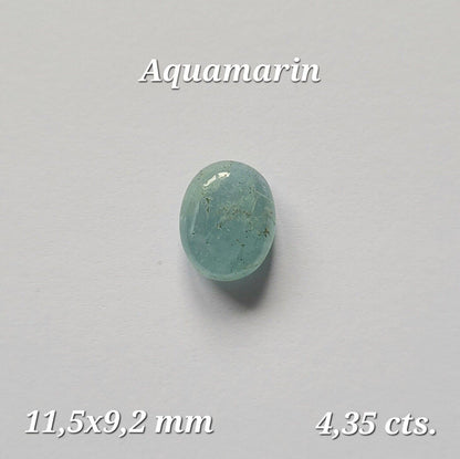 Blue Aquamarine Oval Cabochon, 4.35 ct, 11.5x9.2 mm – view 1 of 3