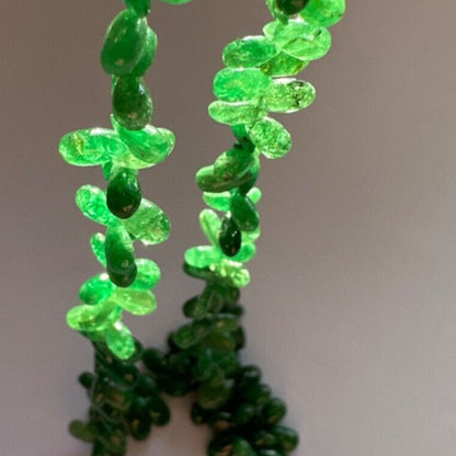 Green Tsavorite Garnet Pear Beads, 24 cm – view 4 of 7