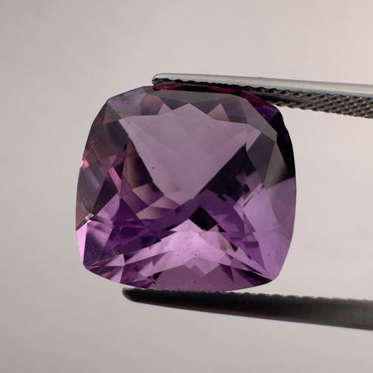 Amethyst Cushion Cut Faceted Deep Purple 14mm x 14mm 10,63 Cts