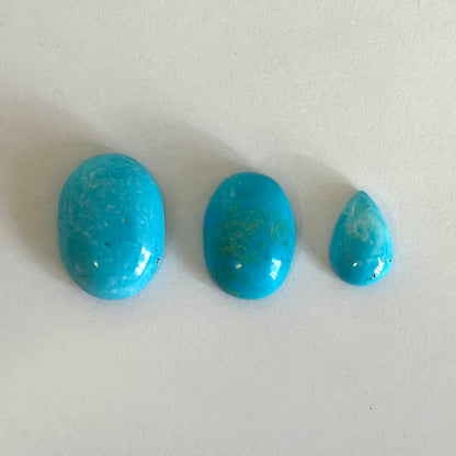 Blue Turquoise Oval Cabochon, 11.14 ct – view 1 of 3