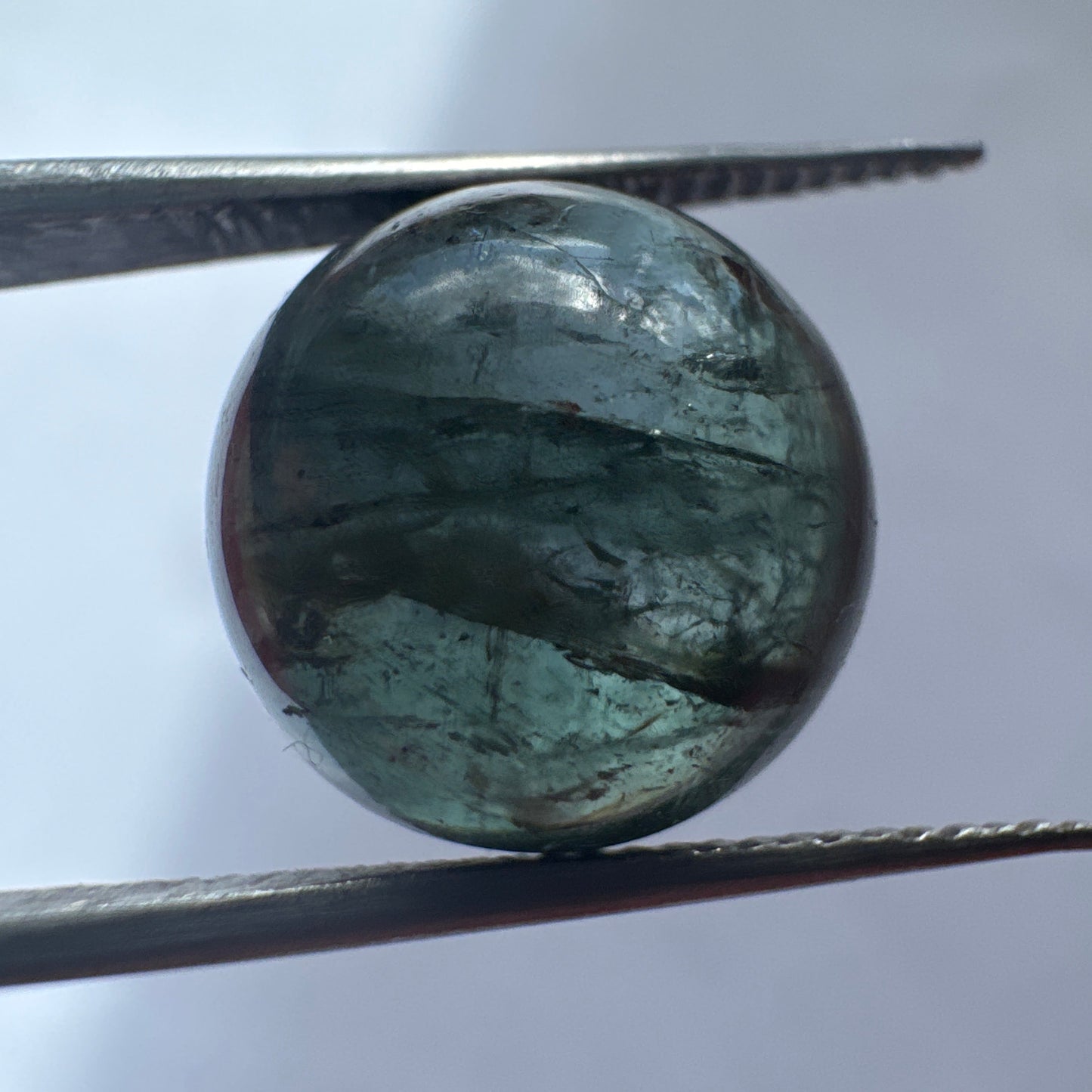 Durchscheinender Turmalin, wunderschöner dunkelgrüner runder Edelstein mit Einschlüssen – 11,19 ct