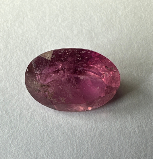 Rosa Turmalin, 12,0 x 8,8 x 5,9 mm, 3,85 ct