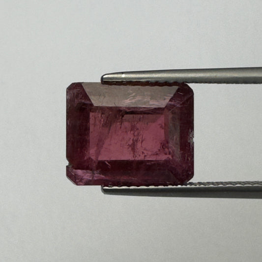 TR224, Turmalin, 6,19 Karat, 12 x 9,6 x 6,3 mm