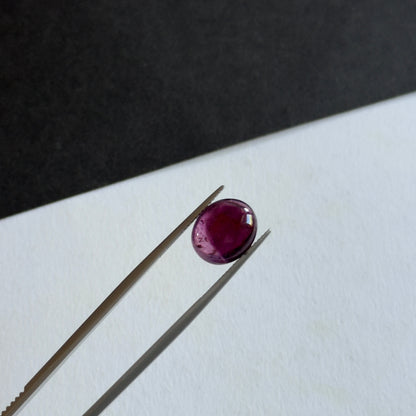 Purple Tourmaline Oval Cabochon, 5.52 ct, 12x10 mm – view 3 of 3