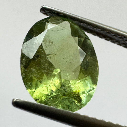 Exquisite, Green Tourmaline In Oval Shape 11.5 x 8.9 x 4.5 mm 2.65 cts