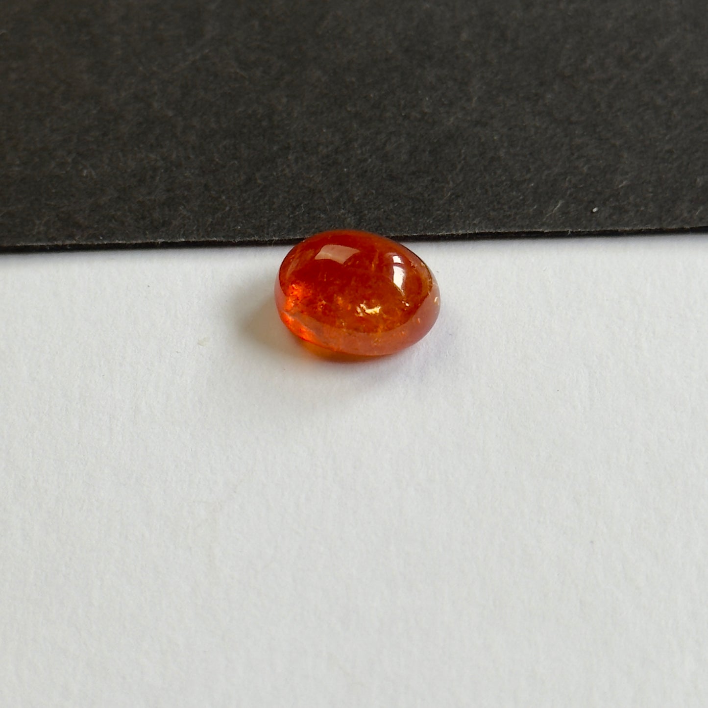 Mandarin-Granat, feuriges Orange, 12 x 10 mm, 9,2 ct, ovaler Cabochon