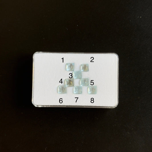 Zartes Kissen Aquamarin in quadratischer Form Hellblau