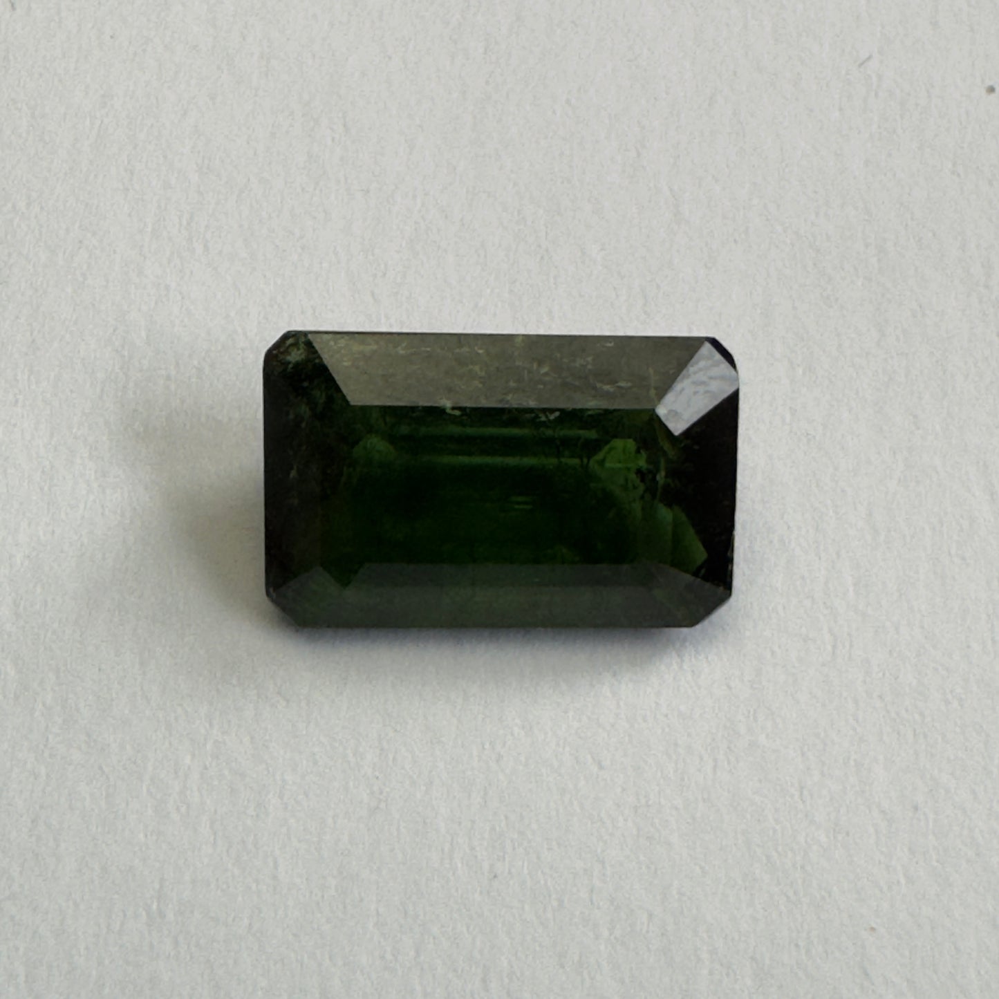 TR226, Turmalin, 7 Karat, 14,3 x 9,3 x 6,2 mm