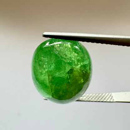 Green Tsavorite Garnet Cabochon, 17.12 ct – view 2 of 8