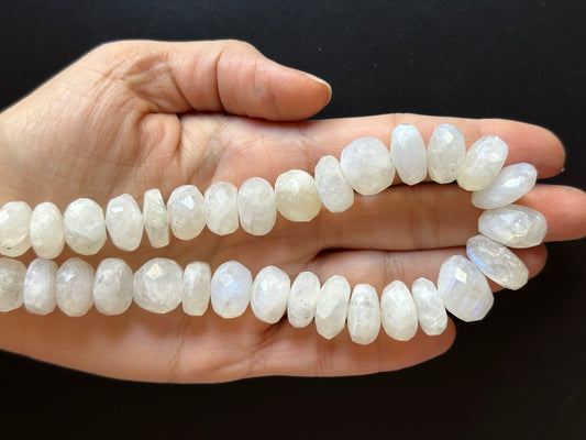 Natural Bluish White Rainbow Moonstone 658,07cts