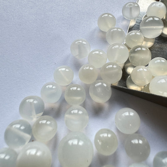 10 Pieces Cloudy Round Rare White Moonstone With Hole 8 - 9 mm