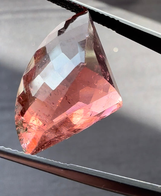 Peach tourmaline, fancy cut, 18.03cts, 24.2x15.4x10.0mm,
