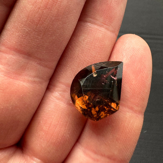 Tourmaline, 13.47 cts, 18.1x 14.1x9.8 mm,Fancy