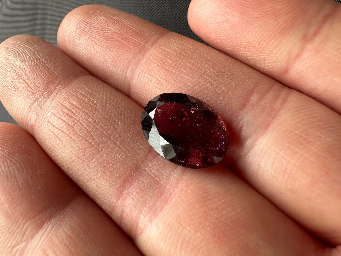 Tourmaline, 6.63 cts, 14.8x10.6x 6.2 mm, Oval