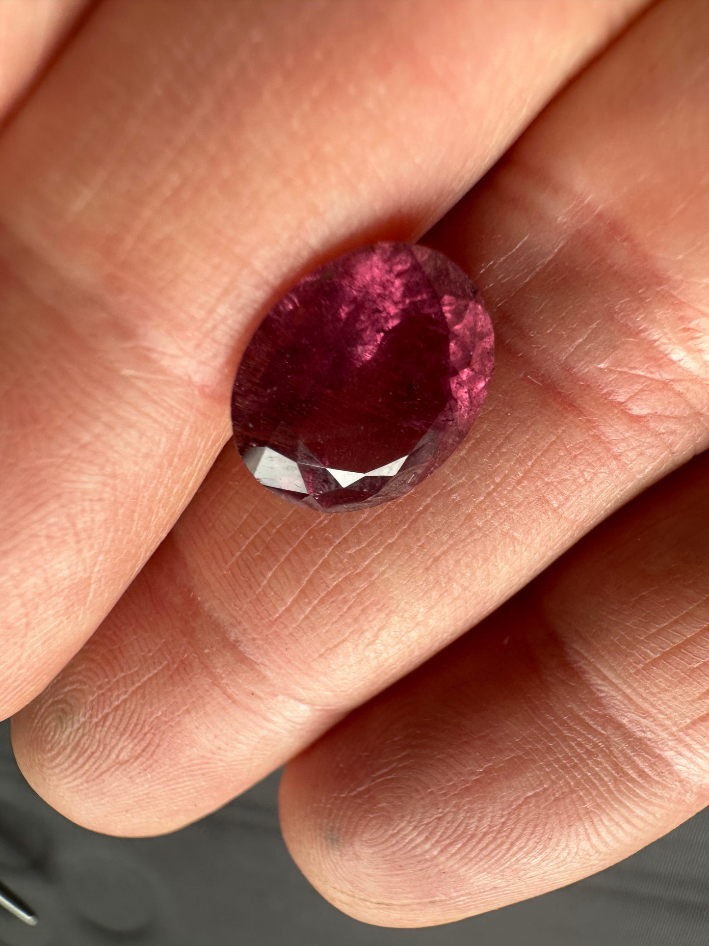 Eb121, Tourmaline, 5.23 cts, 12.6x 10.2x 6.6 mm, Oval