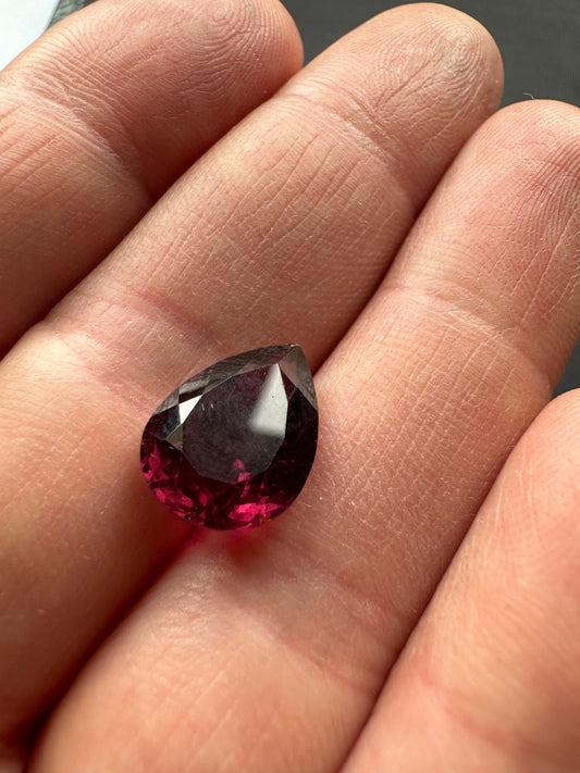 Purple-red Tourmaline, tear shaped, star cut, 6.33cts, 14.6x10.4x7.0mm