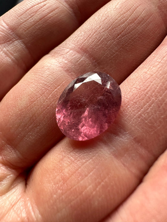 Pink Tourmaline, oval, star cut, 6.90cts, 14.2x11.3x7.0mm