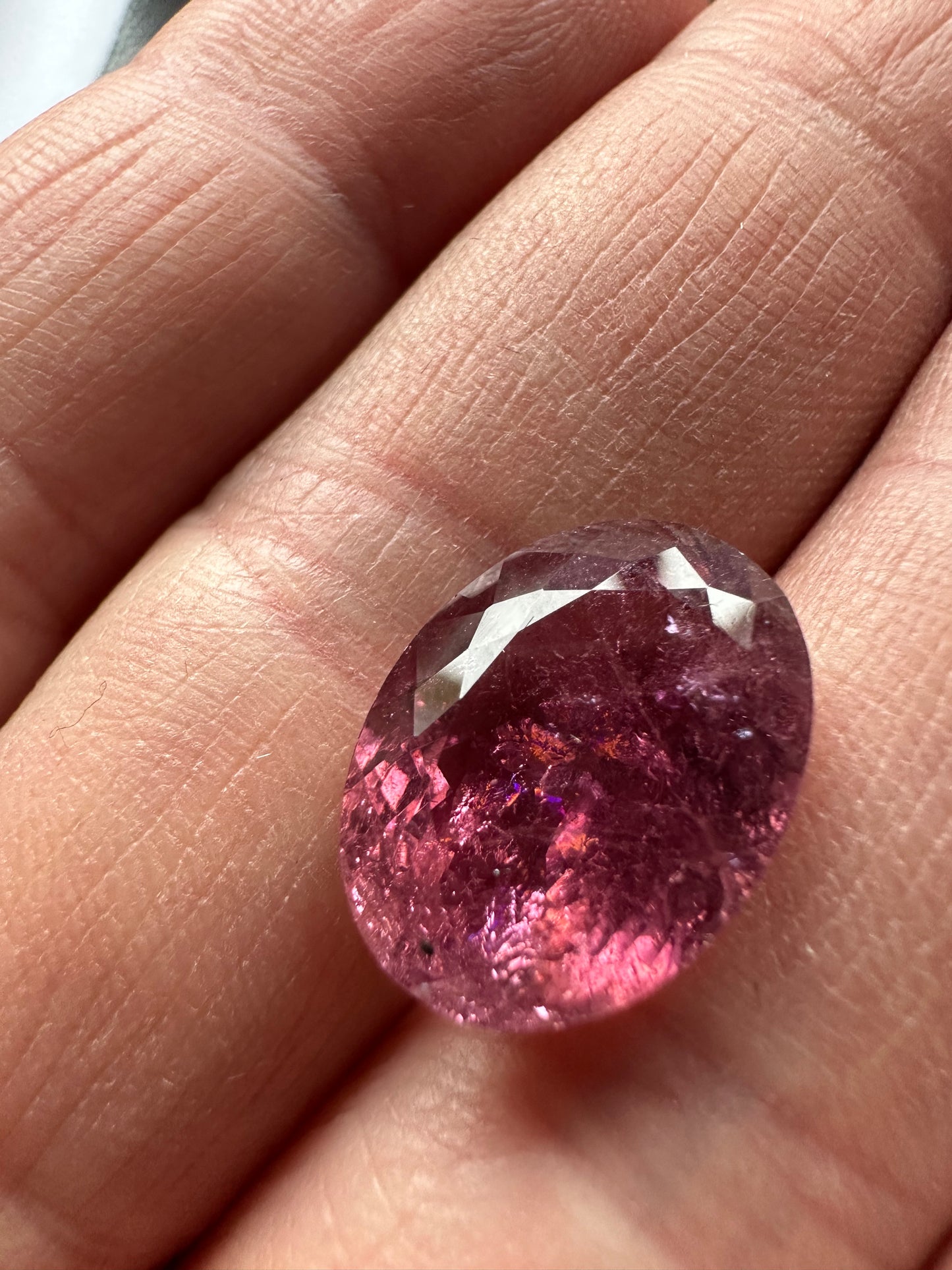 Eb001397, Tourmaline, 9.62 cts, 16.3x 13.3x 7.5 mm, Oval