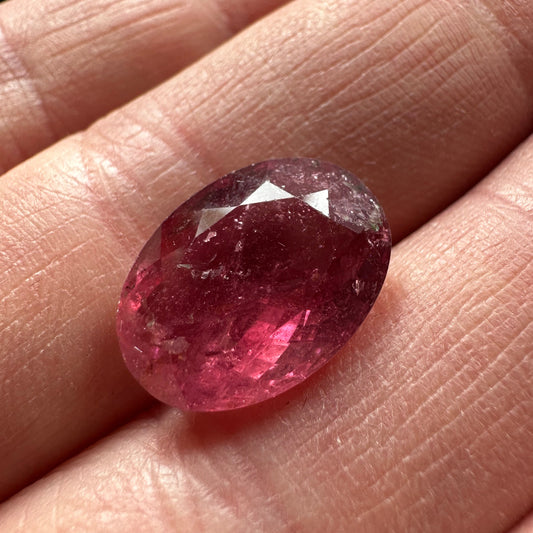 Pink Tourmaline, oval, star cut, 8.13cts, 15.7x11.3x6.4mm
