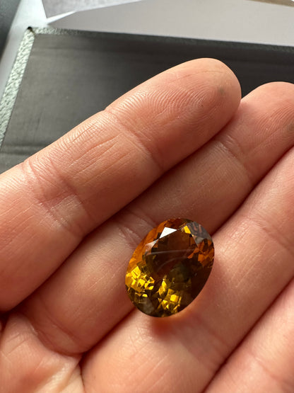 Golden Tourmaline Oval Loose Stone, 13.72 ct, 18x13 mm – view 1 of 3