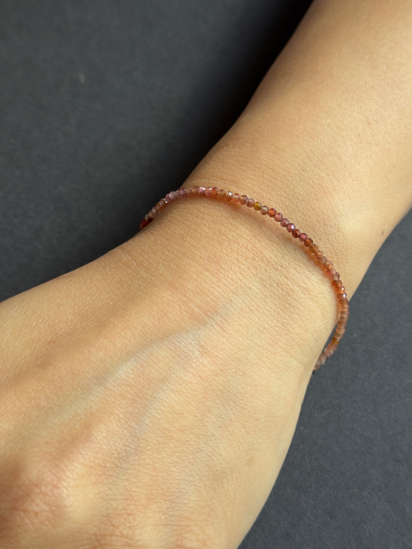 Meticulously crafted beads - Spinel mikro fac. round orange -20cm