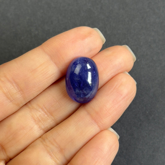 Deep blue coloured  Tanzanite 19,82cts