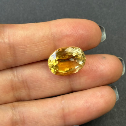 Yellow Citrine Oval Loose Stone, 10.51 ct, 15.8x12.1 mm – view 3 of 4