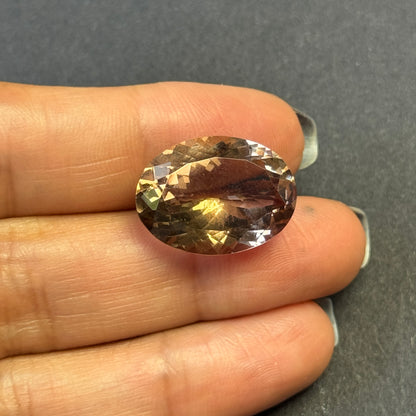 Purple Ametrine Oval Loose Stone, 14.78 ct, 20.1x14.9 mm – view 3 of 5