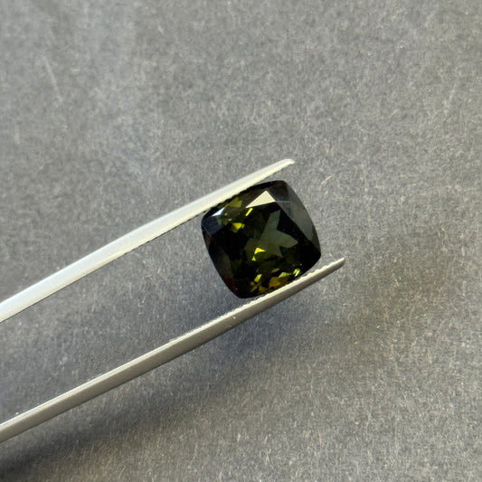 Turmalin-Kissen, 6,52 ct, 10,9 x 10,5 x 7,6 mm, mit beeindruckender Präsenz!
