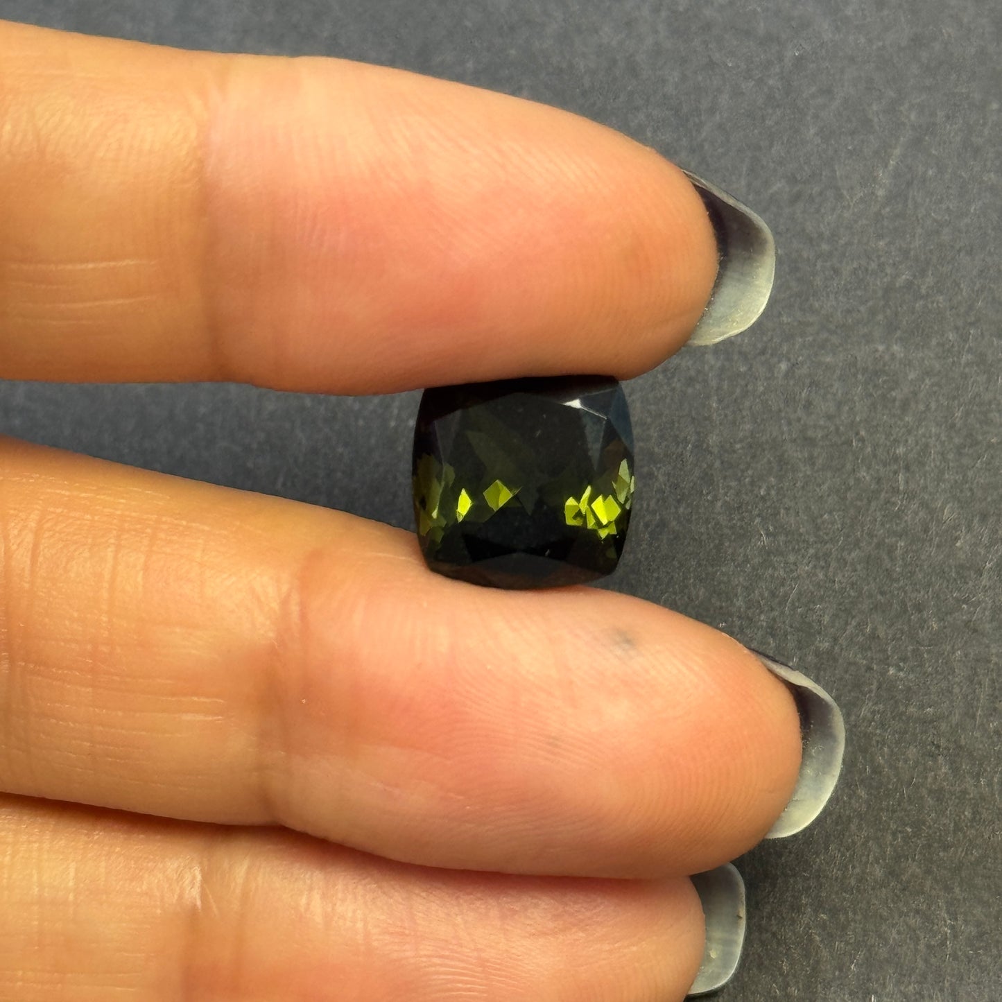 Turmalin-Kissen, 6,52 ct, 10,9 x 10,5 x 7,6 mm, mit beeindruckender Präsenz!