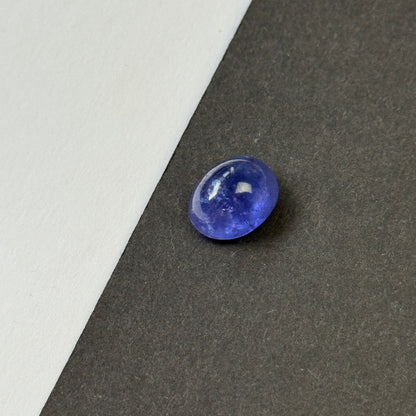 Blue Tanzanite Cabochon, 5.96 ct, 11.8x9.5 mm – view 4 of 4