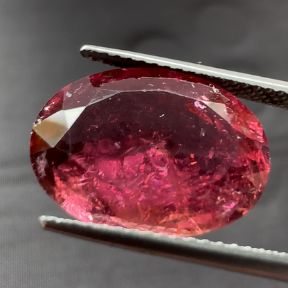 Red Tourmaline Oval Loose Stone, 7.71 ct, 15.5x11.4 mm – view 2 of 3