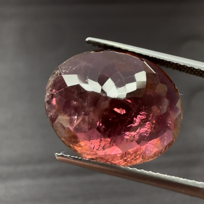 Red Tourmaline Oval Loose Stone, 10.50 ct, 16.5x13.5 mm – view 2 of 3