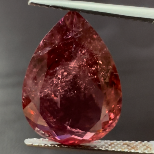 Tourmaline, 8.46 cts, 17.3x 12.4x 6.4 mm , Tear