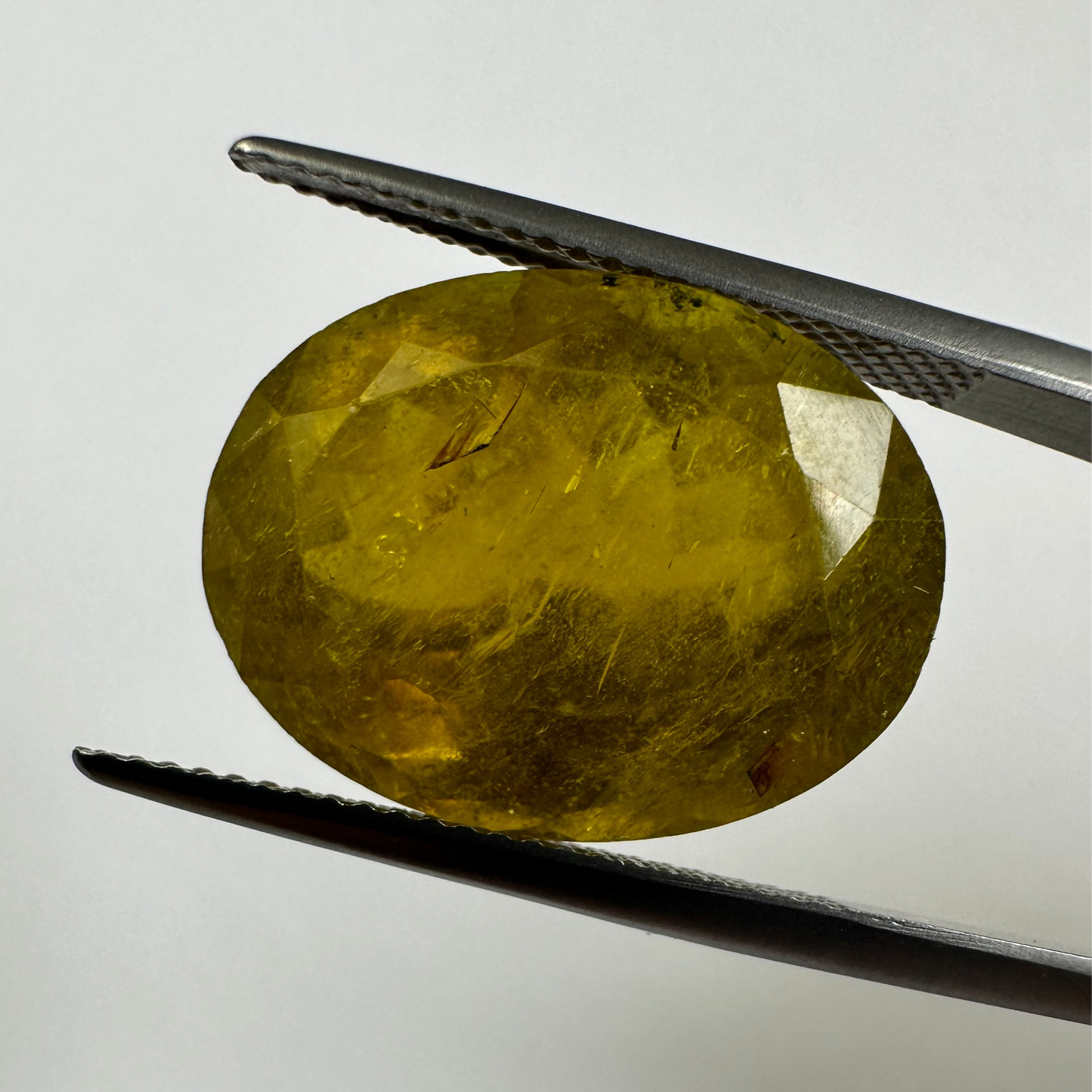 TR280, Turmalin, 19,30 ct, 19 x 14,3 x 10,9 mm