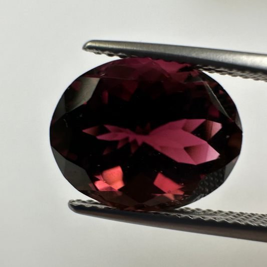 TR281, Turmalin, 7,17 ct, 13,2 x 10,5 x 8,1 mm