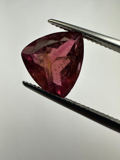 Pink Tourmaline Triangular Loose Stone, 5.12 ct, 11x12 mm – view 2 of 3
