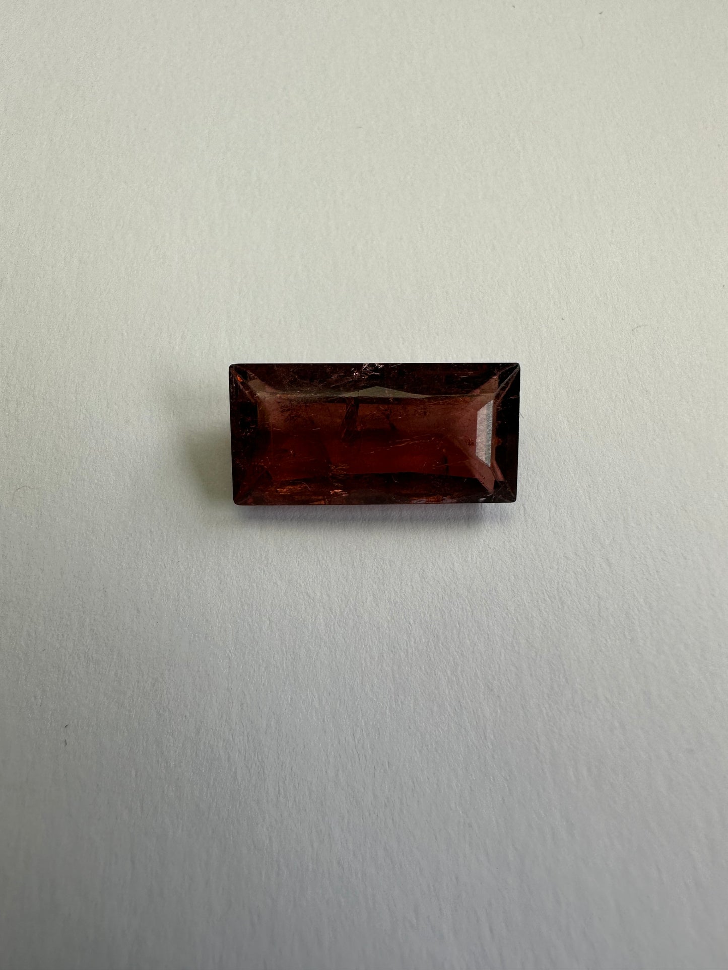 TR375, Turmalin, 11,33 Karat, 19,3 x 9,1 x 6,1 mm