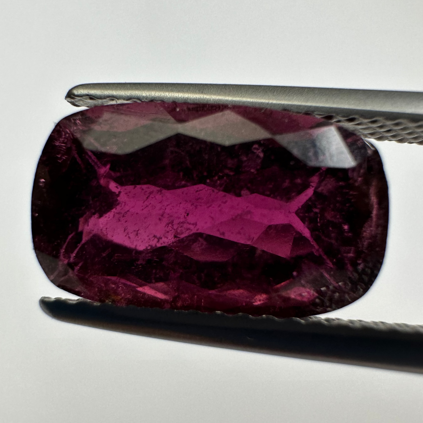TR378, Turmalin, 4,68 Karat, 12,9 x 7,5 x 6,2 mm