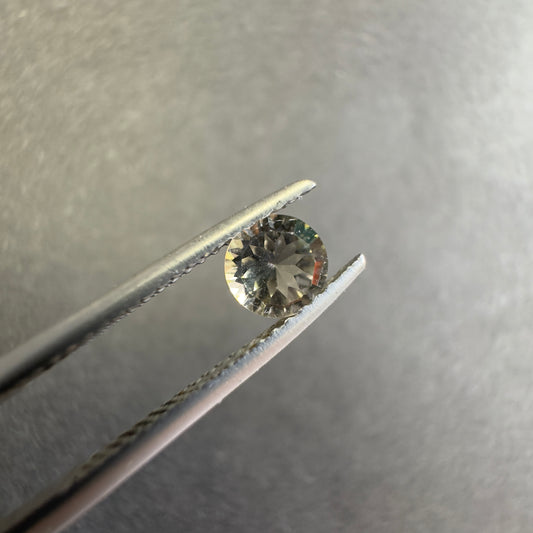 This stunning round, faceted colourless Tourmaline - 0.51cts