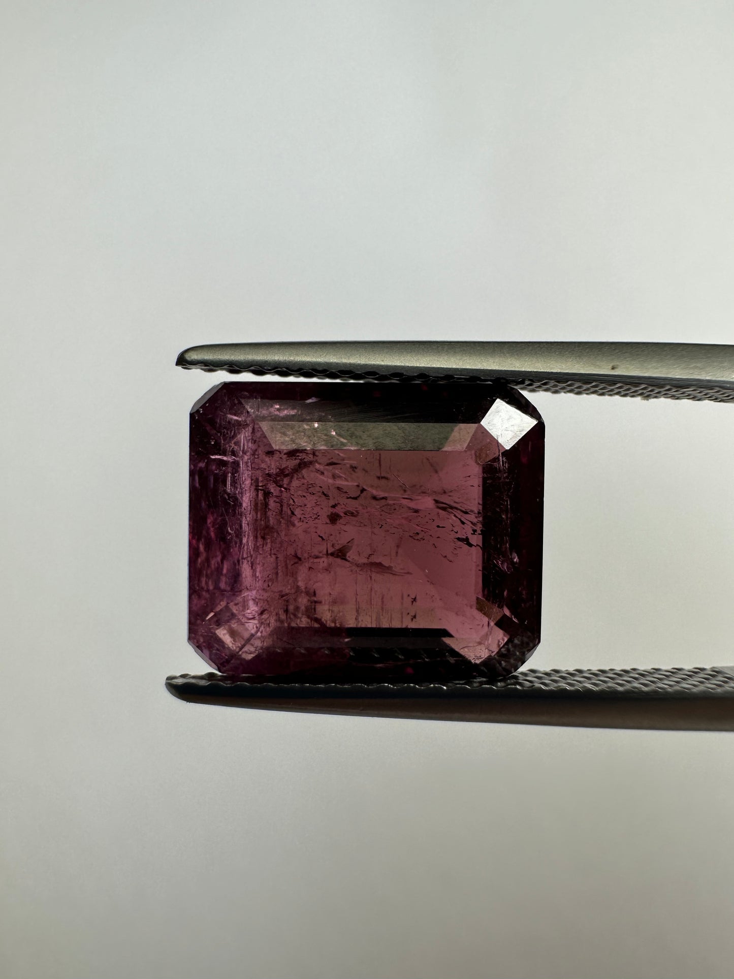 TR242, Turmalin, 6,16 Karat, 12,2 x 10 x 5,9 mm