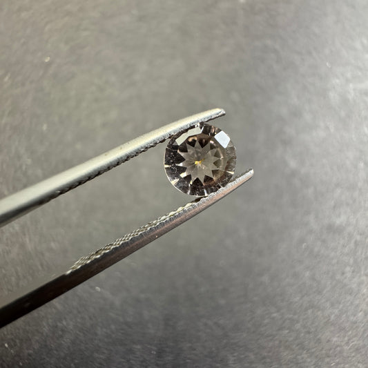 Radiant champagne-hued Tourmaline - 0.81cts , 6,2mm