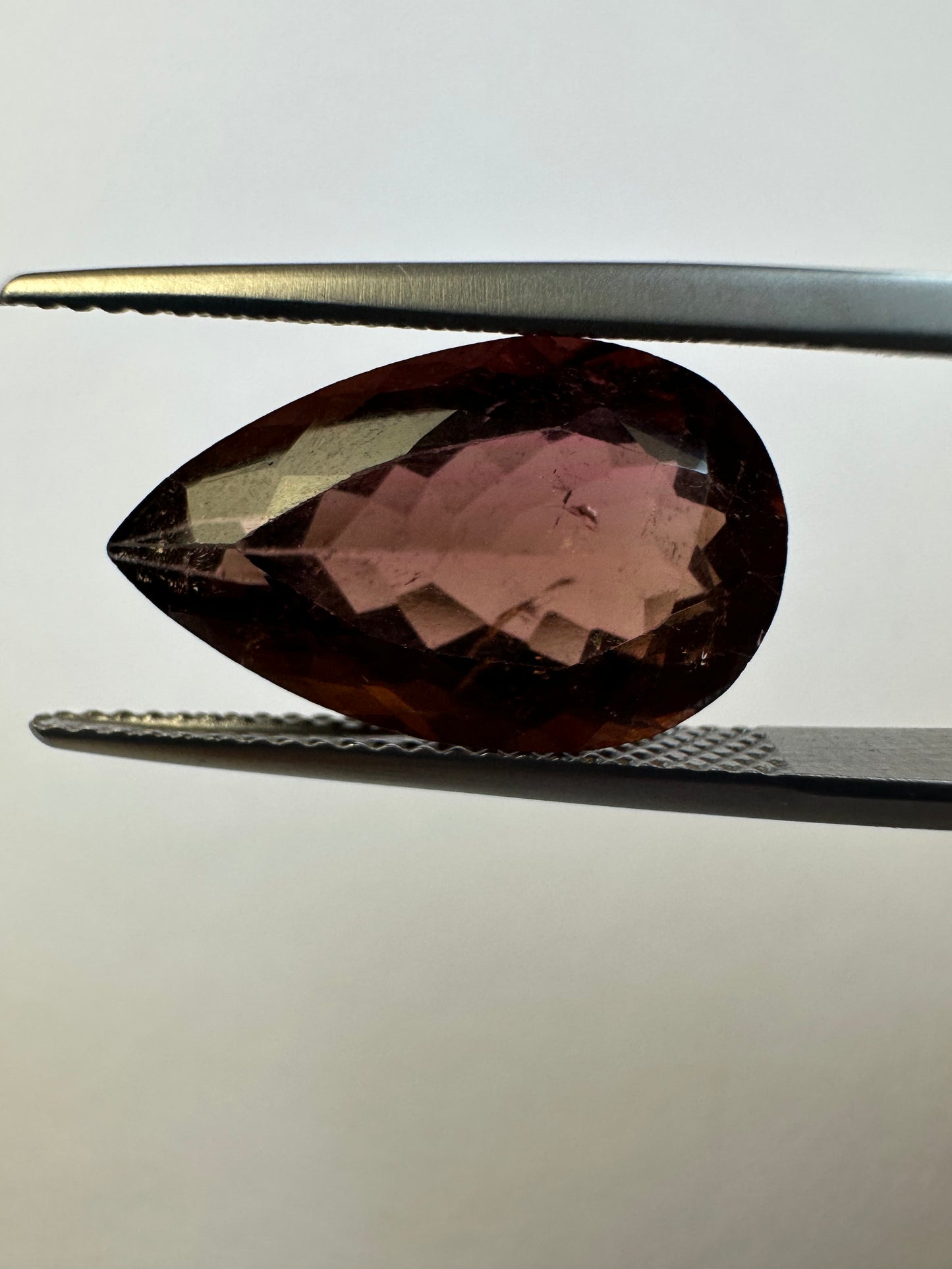 TR346, Turmalin, 7,37 Karat, 7,2 x 10,4 x 7,1 mm