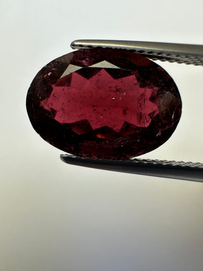 Red Tourmaline Oval Loose Stone, 7.49 ct, 14.6x10.5 mm – view 1 of 3