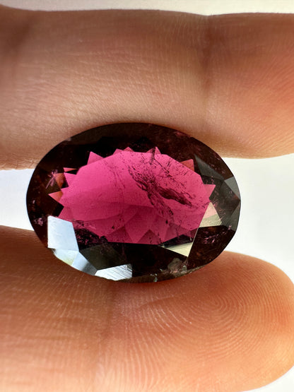 Red Tourmaline Oval Loose Stone, 18.2 ct, 20.5x15.5 mm – view 1 of 3