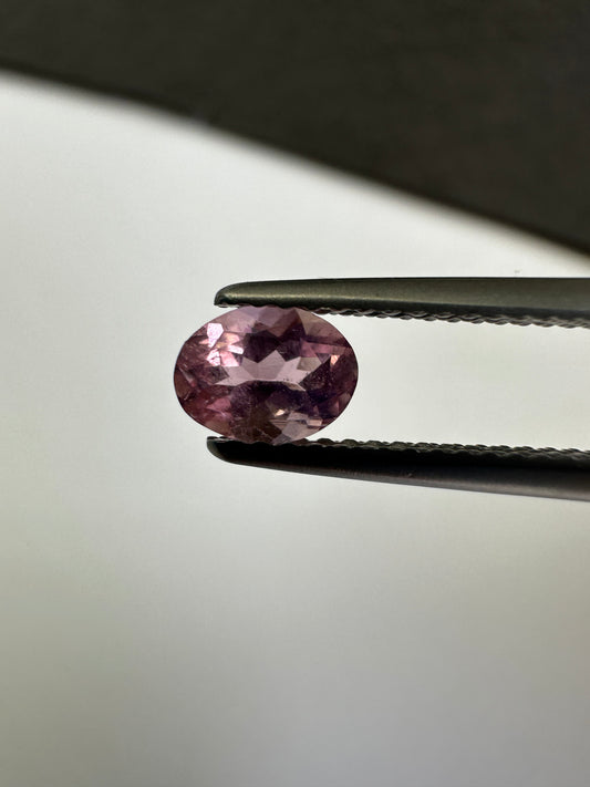 TR328, Turmalin, 0,60 Karat, 6,1 x 4,6 x 3,4 mm