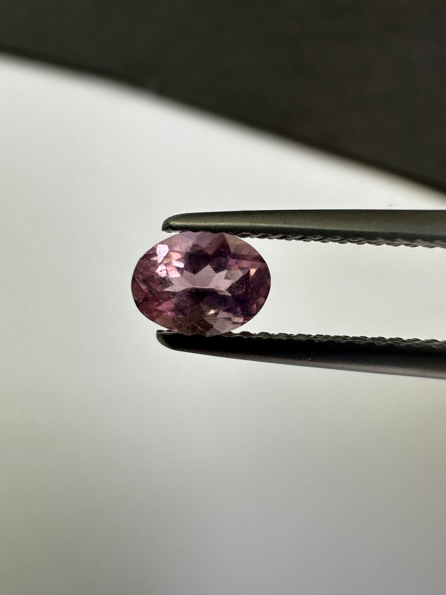 TR320, Turmalin, 1,08 Karat, 7,9 x 6 x 3,6 mm