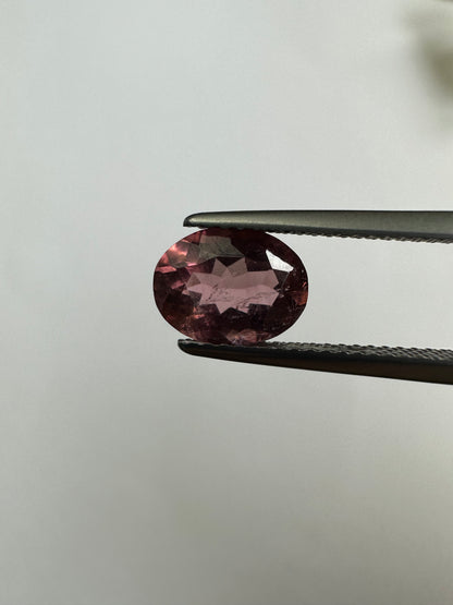 Pink Tourmaline Oval Loose Stone, 1.66 ct, 8.7x6.7 mm – view 1 of 3